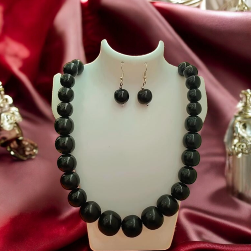 Fancy Resin Black Necklace Set - Image 2