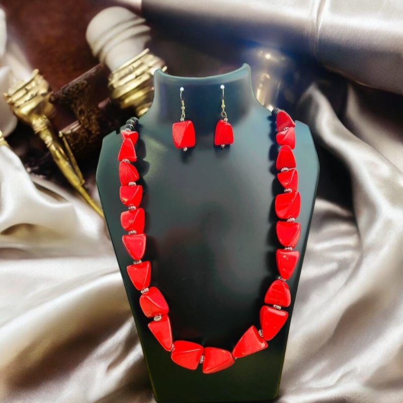 Red Geometric Beads Necklace Set - Image 2