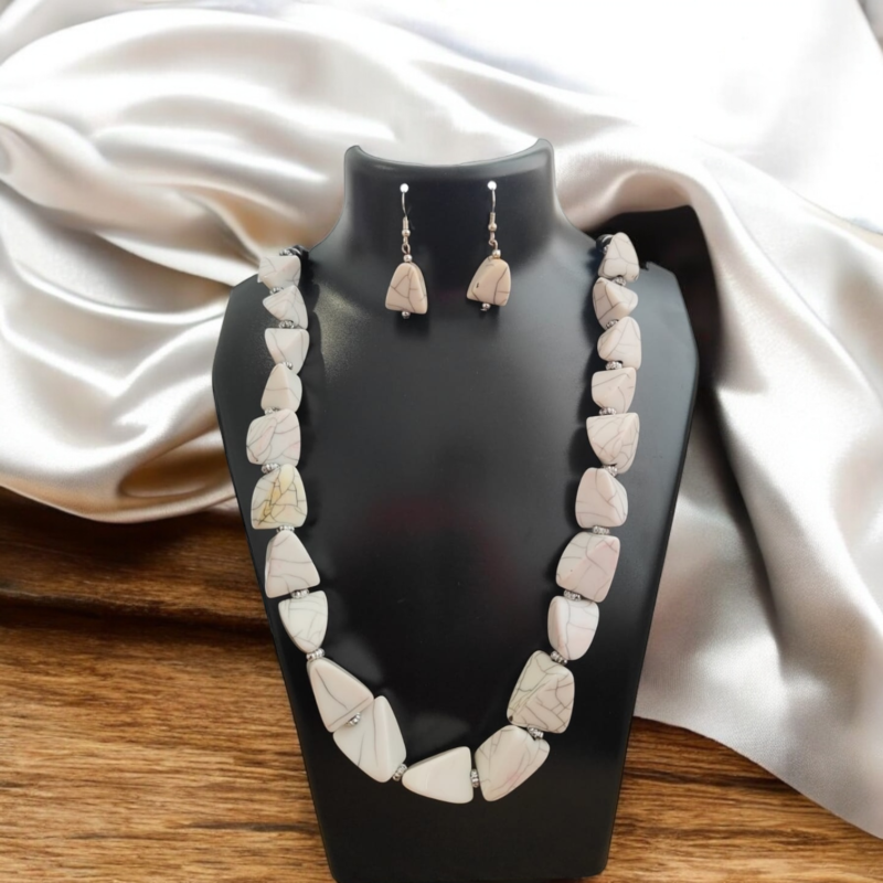 White Geometric Beads Necklace Set - Image 4