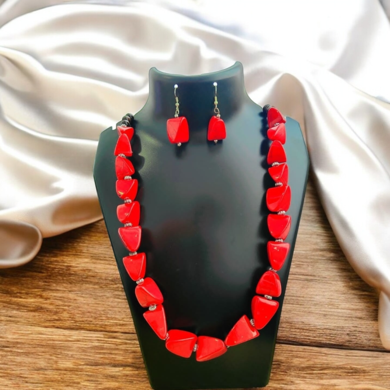 Red Geometric Beads Necklace Set - Image 3