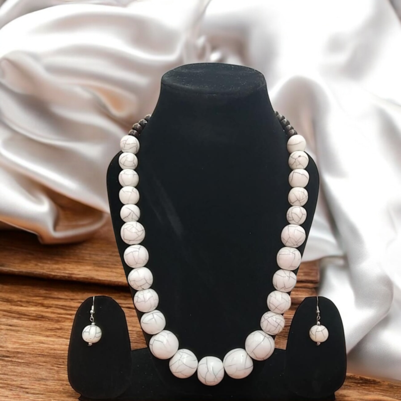 Fancy Resin White Necklace Set - Image 2