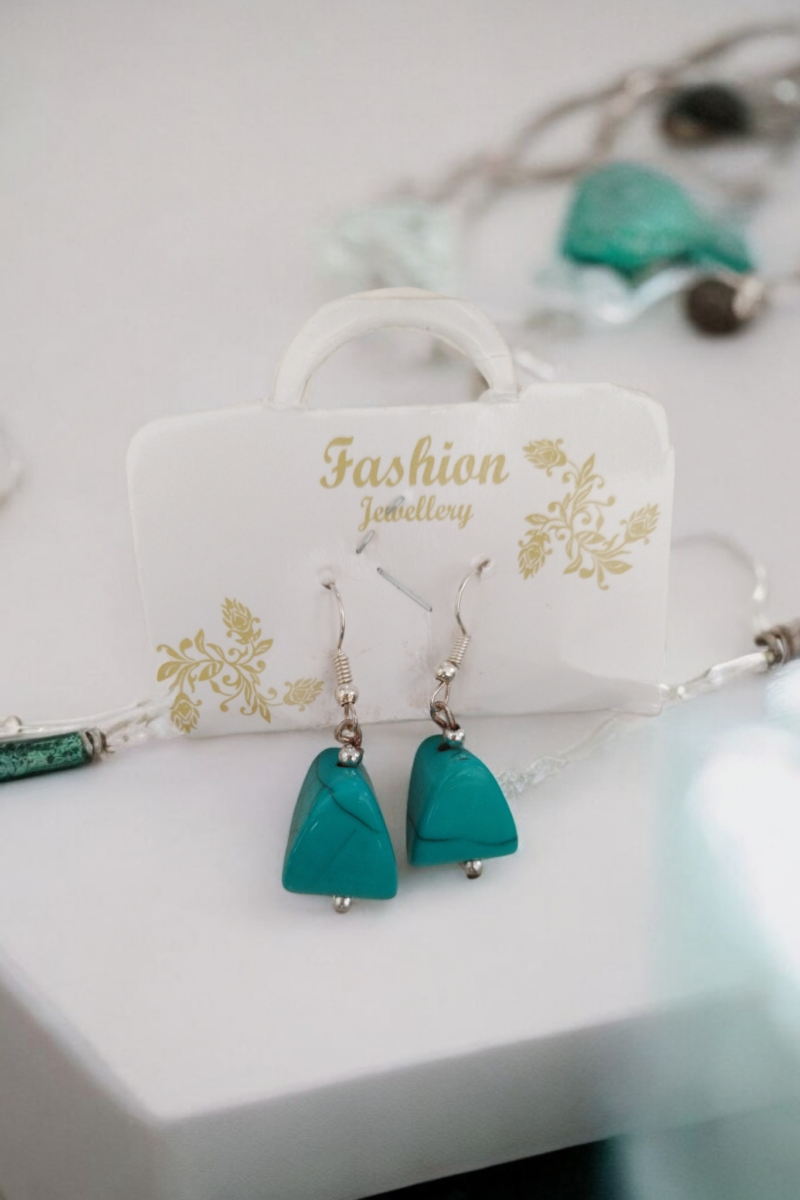 Turquoise Blue Geometric Beads Necklace Set - Image 5