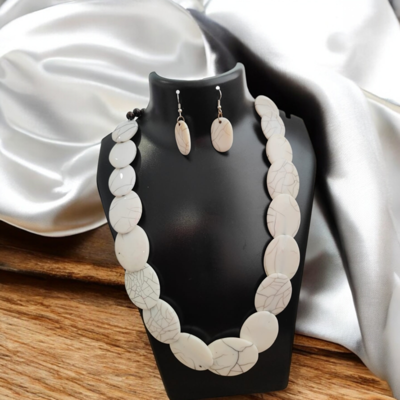 Fancy Resin White Necklace Set - Image 3