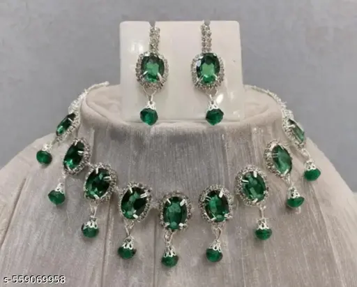 Green Stone Necklace Set - Image 2