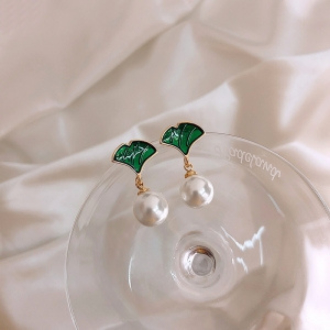 Golden Pearl and Green Leaf Earring. - Image 3