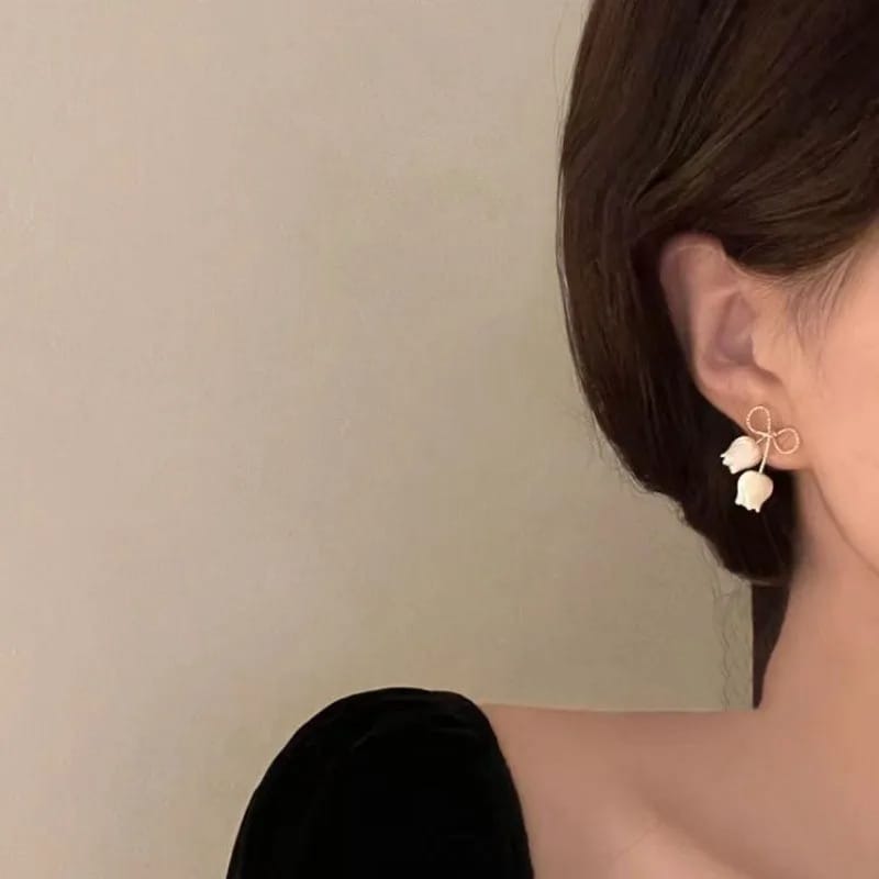 JJK 13 Tulip Bow Stud Earrings. - Image 3