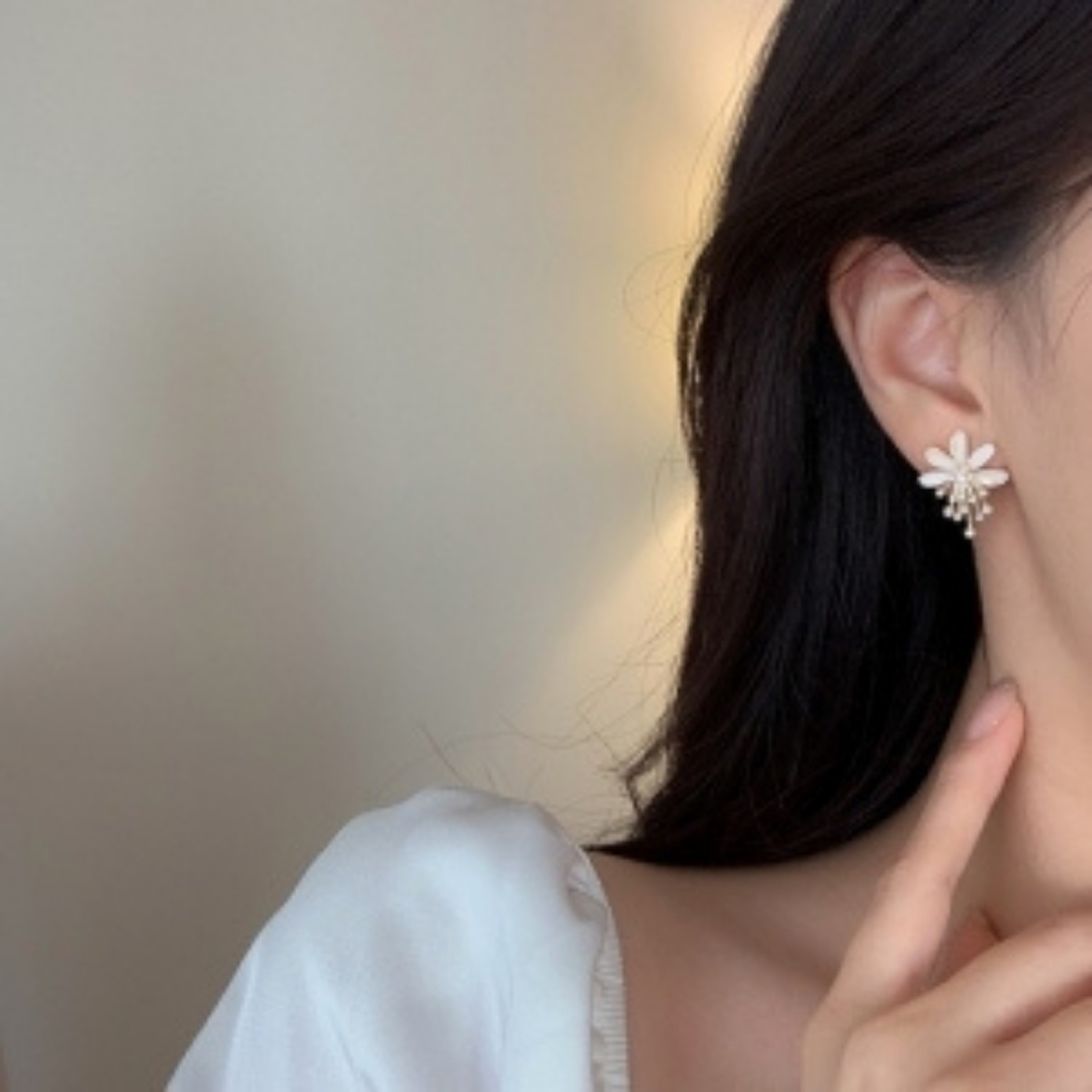 Gold-Toned Flower Pearl Cluster Earrings - Image 3