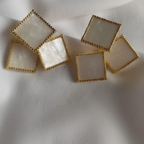 123A Square Gold-Toned Pearl Stud Earrings with Rope Twist Border. - Image 3