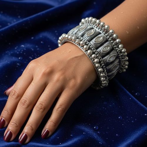 349 Oxidised bracelet