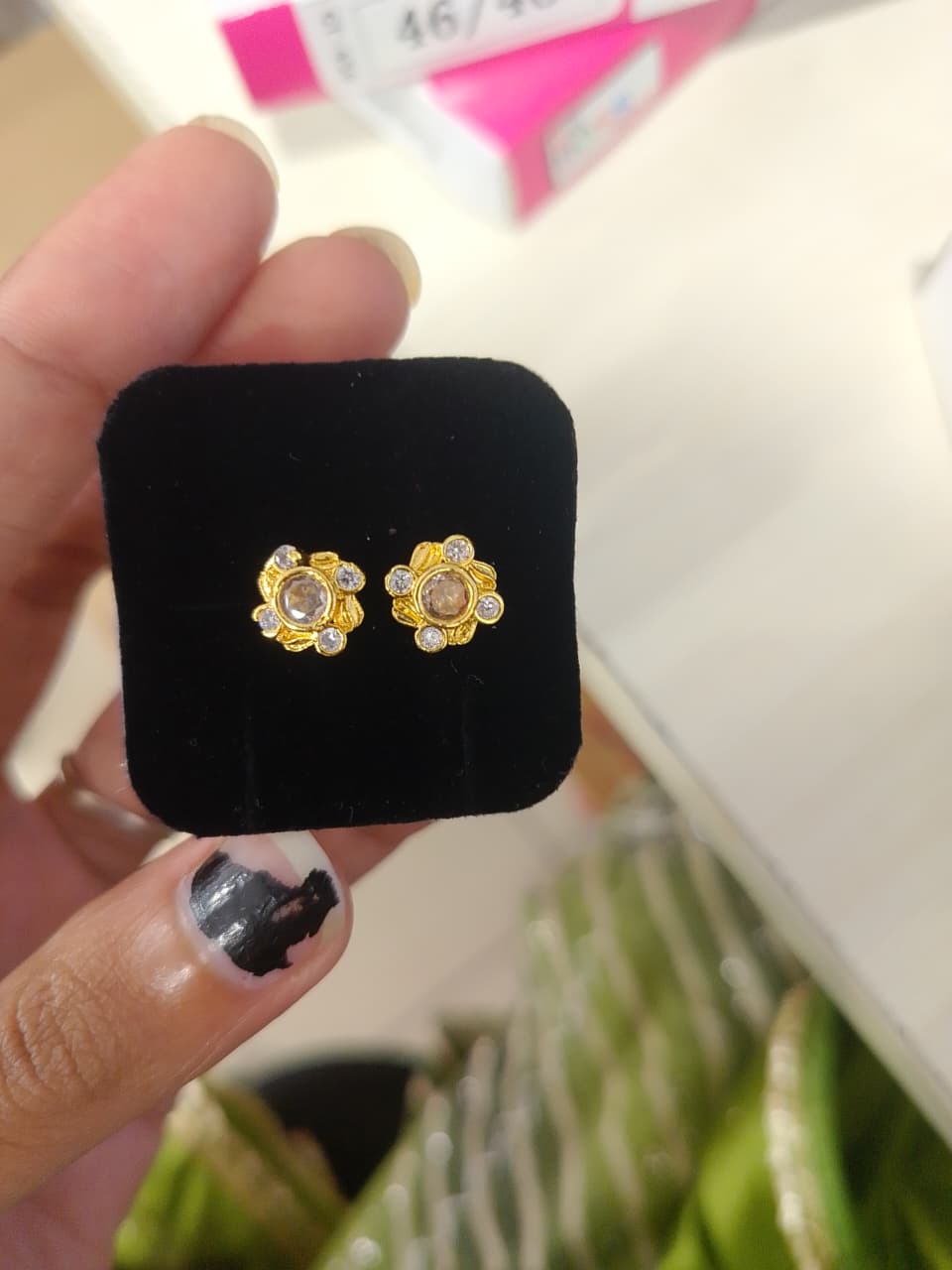 Flowery Kundan Earring Studs - Image 2