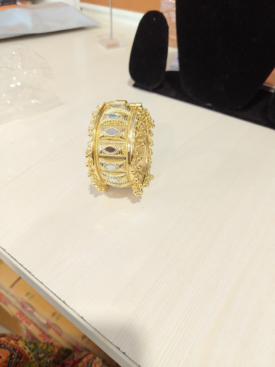 Kundan Stone and Meenakari Openable Bangle - Image 2