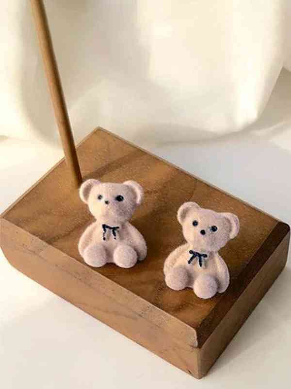 76BTeddy earrings,