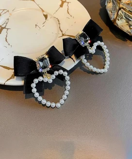 KA39 black and white earrings