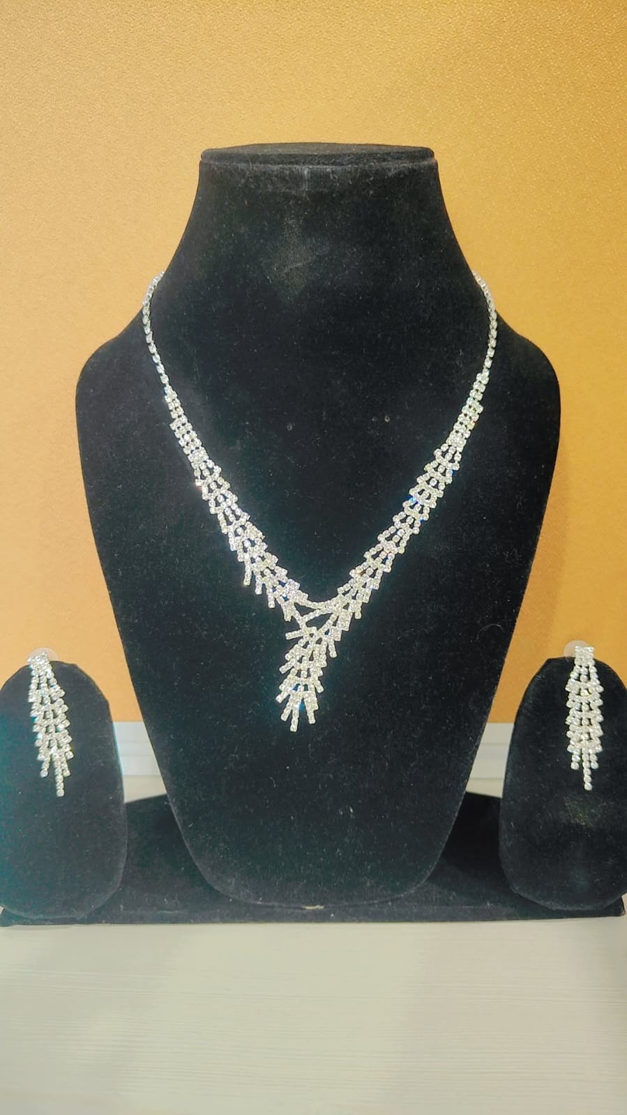 Mystic Leaf AD Necklace Set - Image 3