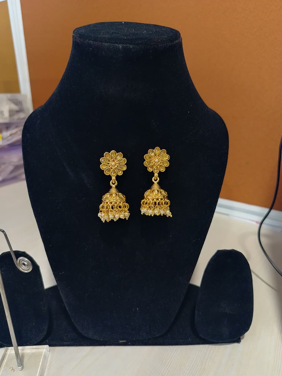 Traditional Jhumka Earrings with Pearls - Image 2