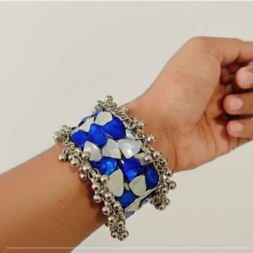 606 stacked women's bracelets